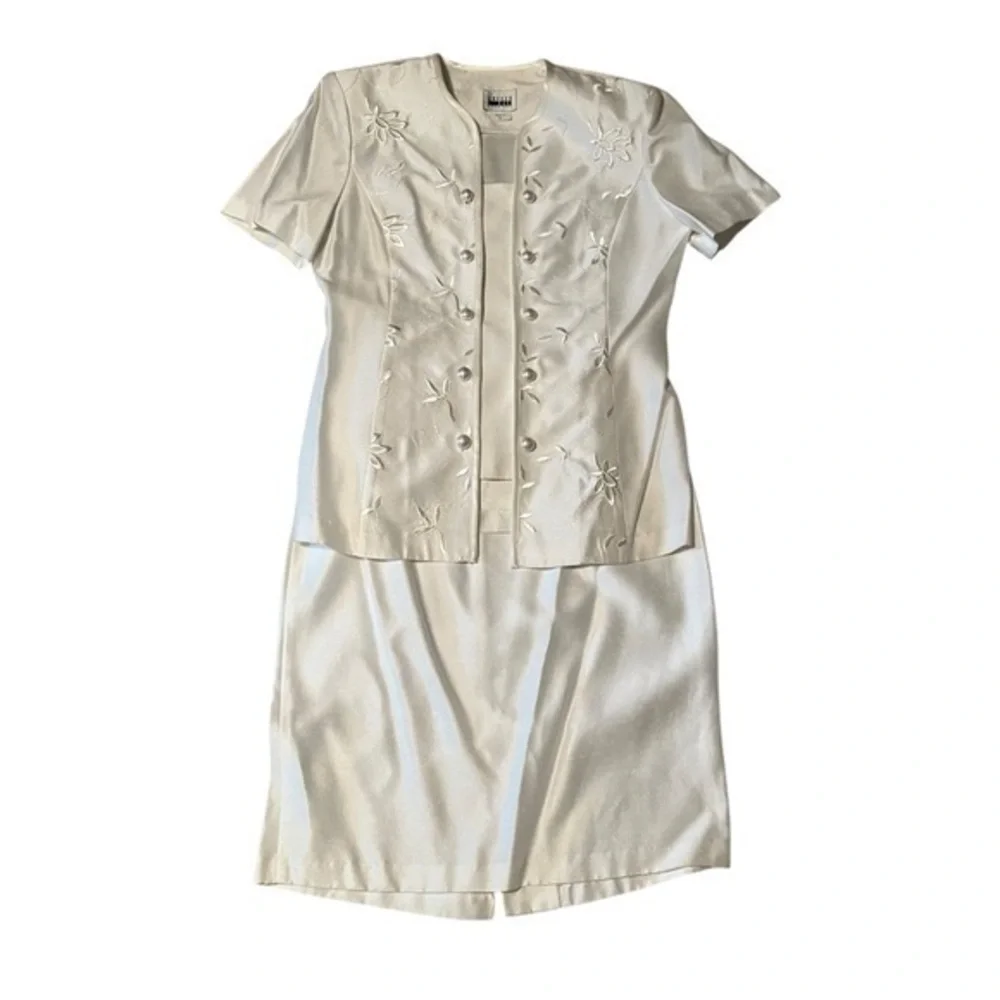 LESLIE FAY VINTAGE SKIRT SET WHITE TEA COLOR SIZE 6 PETITE